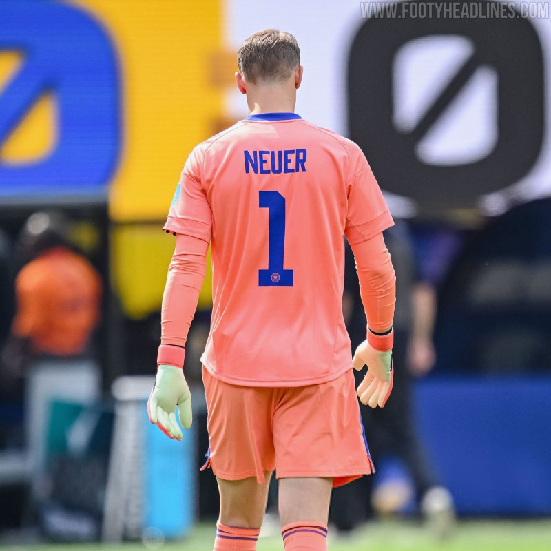 Manuel Neuer's Matching Coral Goalkeeper Outfit at 2026 World Cup