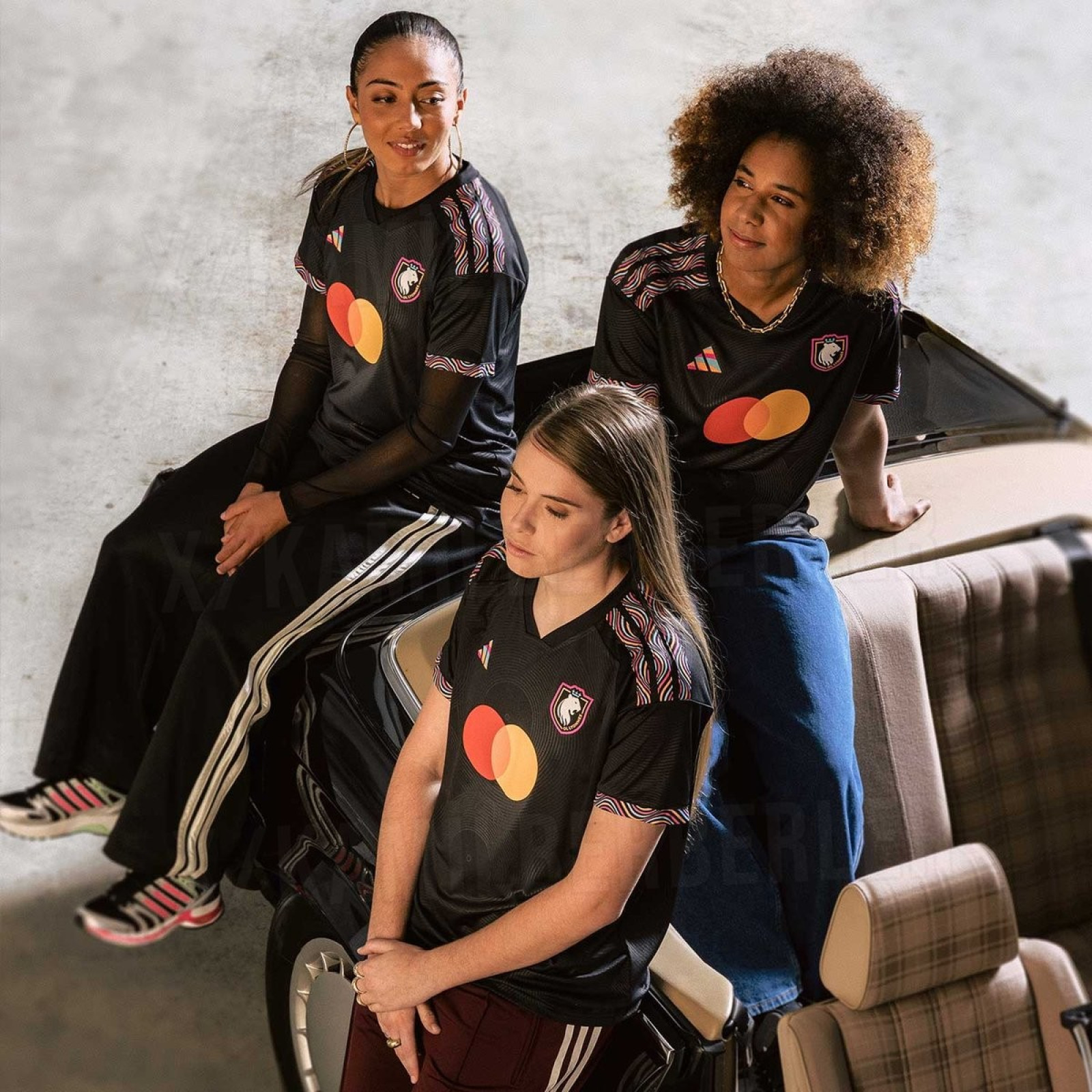 Version OL Lyonnes du troisième maillot 2026-2027 avec sponsor Mastercard