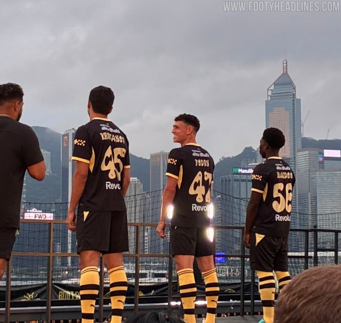 Le dos du maillot extérieur Manchester City 2026-2027 avec le flocage spécial de la tournée asiatique