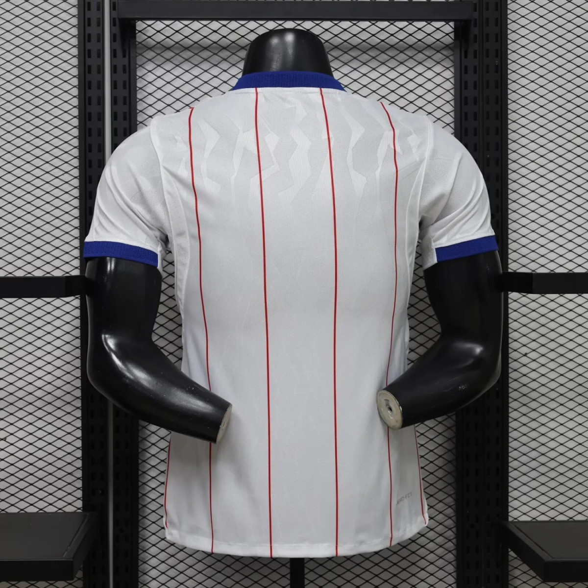 Dos du troisième maillot Chelsea 2026-2027 avec rayures rouges continues