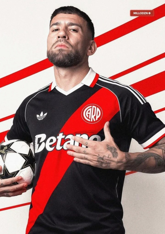 Fuite d'images du maillot extérieur 27-28 de River Plate