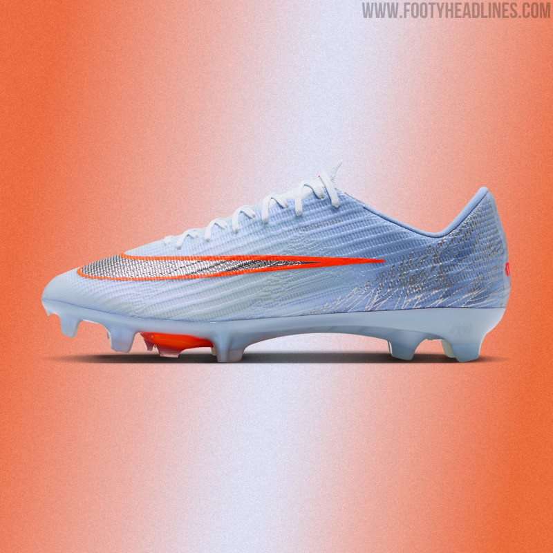 Le scarpe Nike Mercurial 26-27 'United' Pack 4 sono filtrate