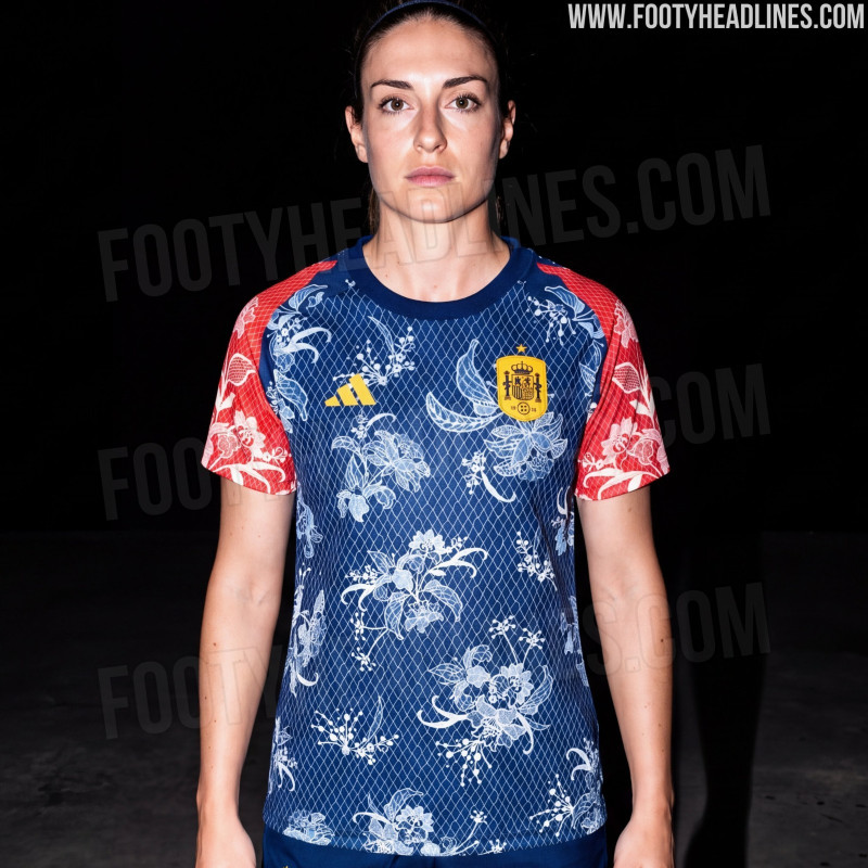Vazou a camisa de aquecimento da Espanha para o Mundial Feminino de 2027