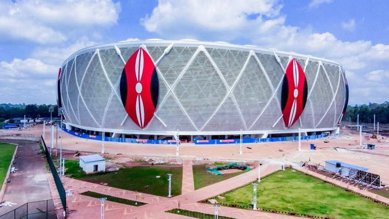 O novíssimo Estádio Raila Odinga, no Quénia, com 60 000 lugares — o Bayern de Munique e o Ajax vão inaugurá-lo